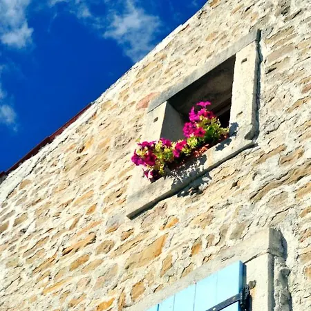 Ruine-motovun Kh Tatil Evi *
