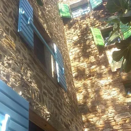 Ruine-motovun Kh Ferienhaus *